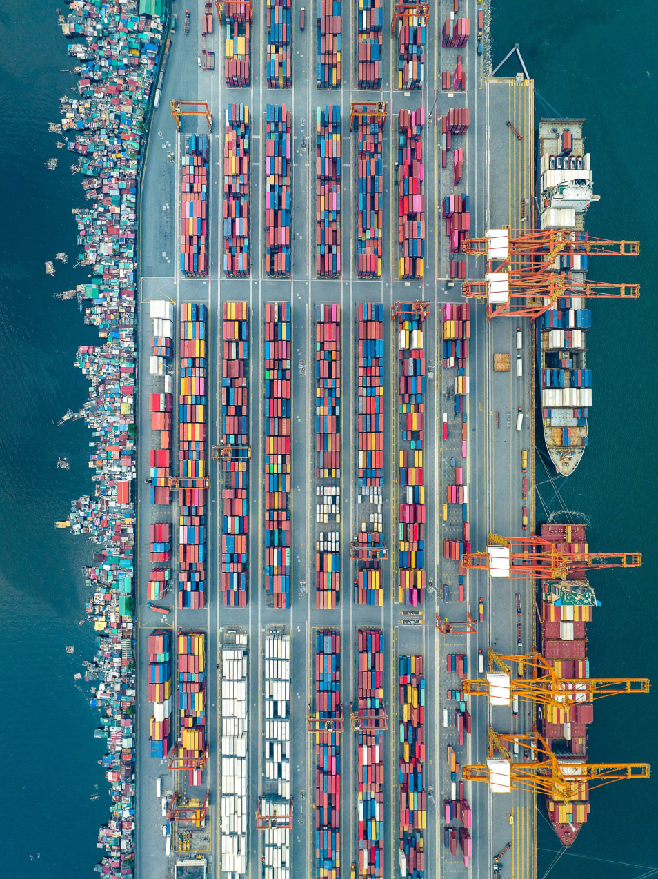 International container port and shipping network